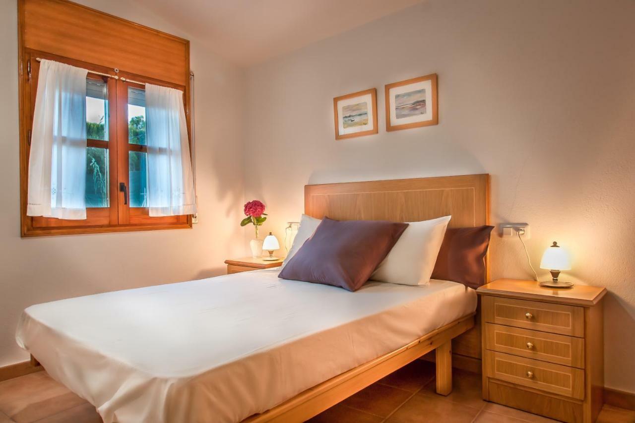 Cal Xaiet Guest House Llampaies Eksteriør bilde