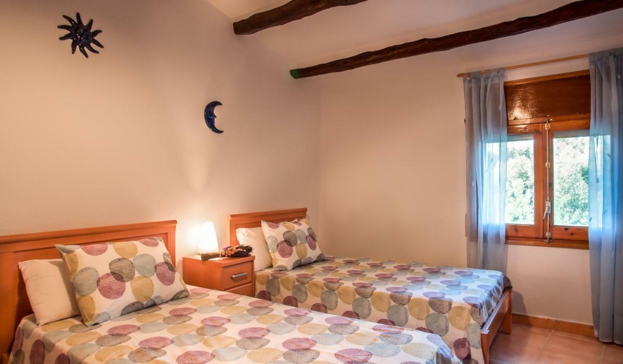 Cal Xaiet Guest House Llampaies Eksteriør bilde