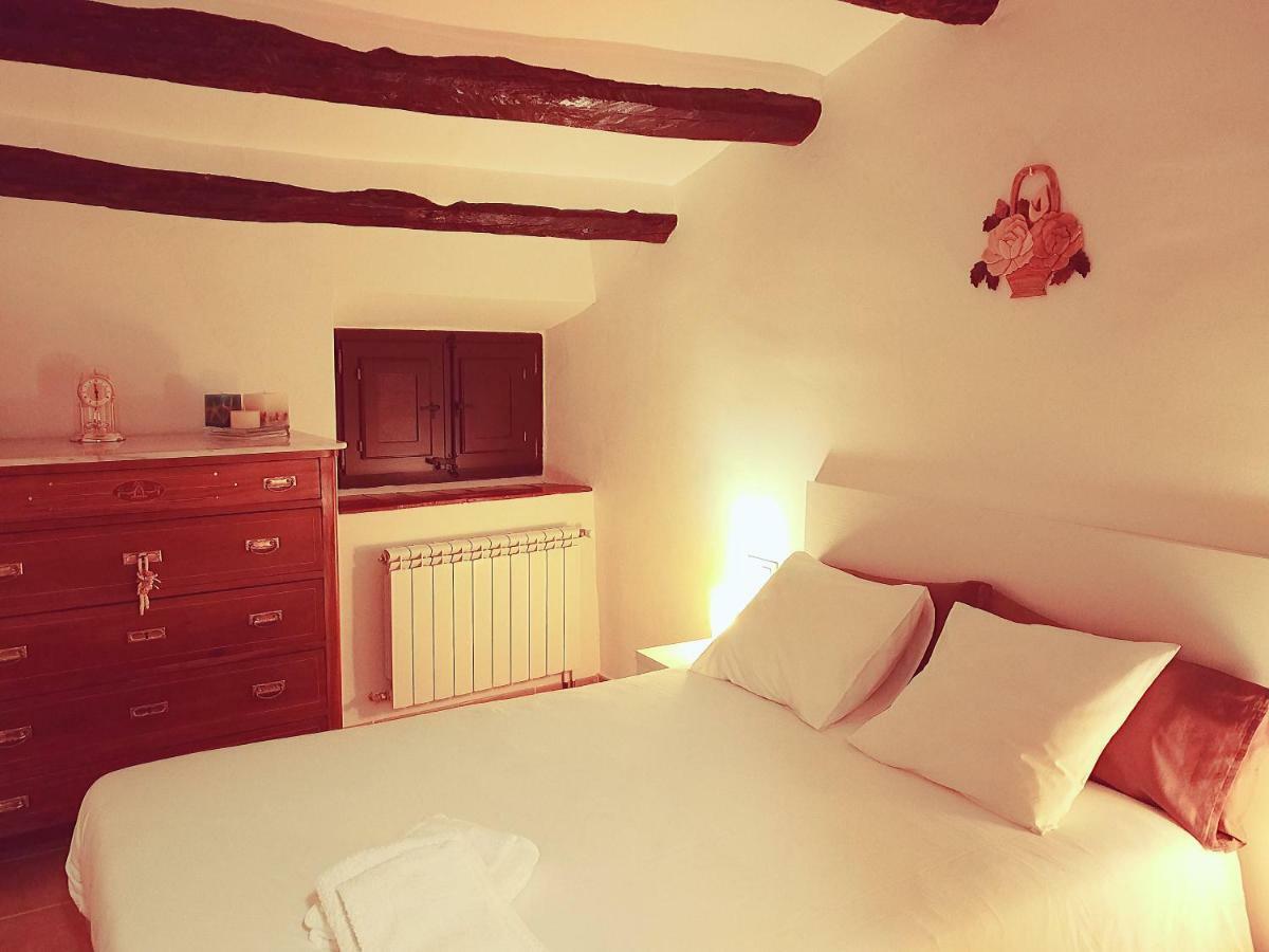 Cal Xaiet Guest House Llampaies Eksteriør bilde